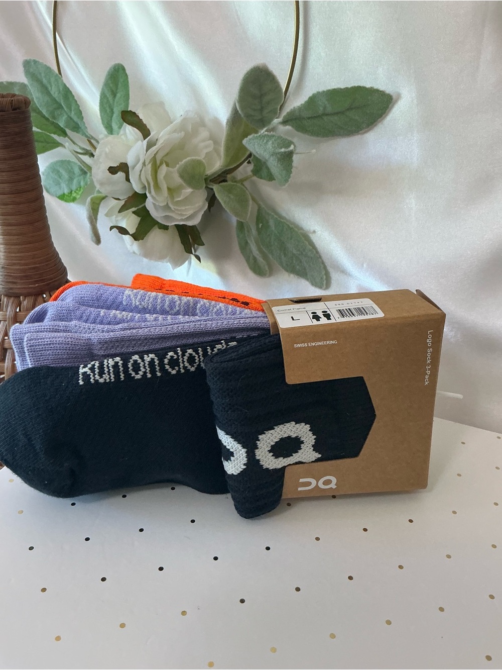 NWT ON Cloud Running Logo Sock 3 Pair Comet Flame Size L Unisex